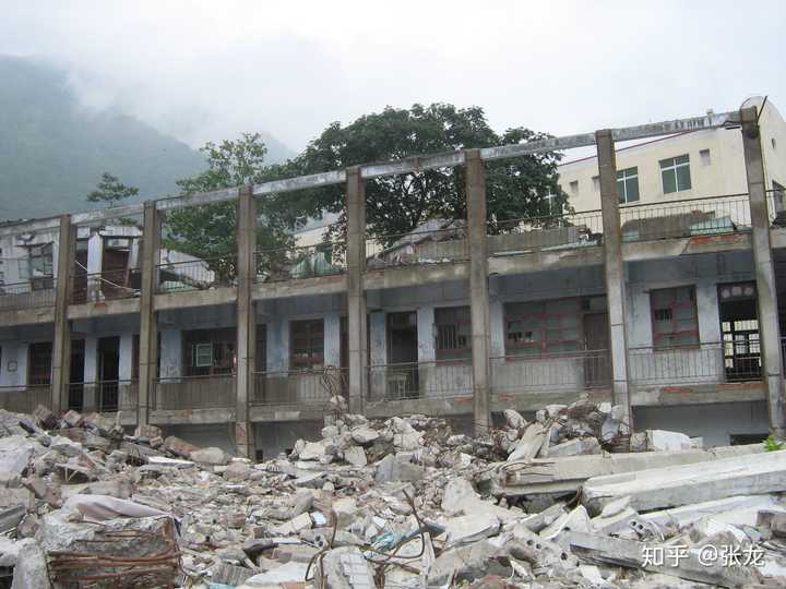 地震后的北川中学