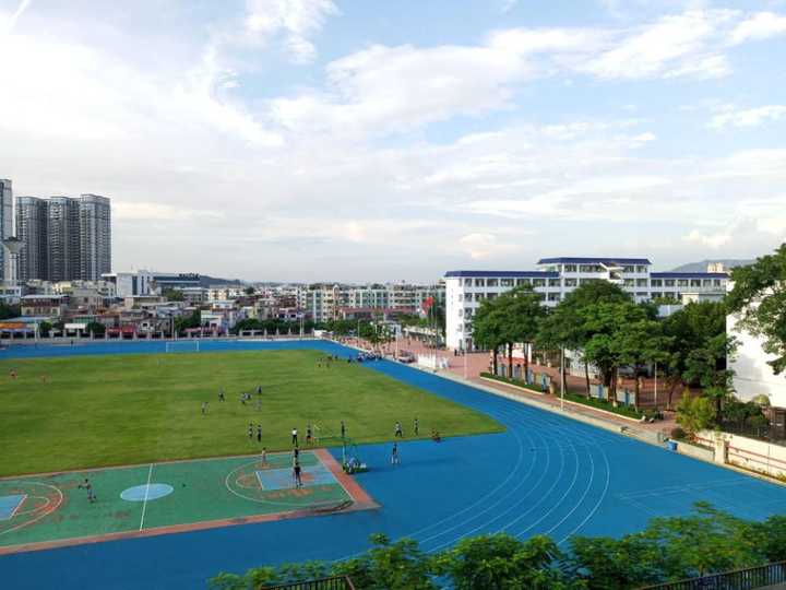 在深圳市光明中学就读是怎么样一番体验?