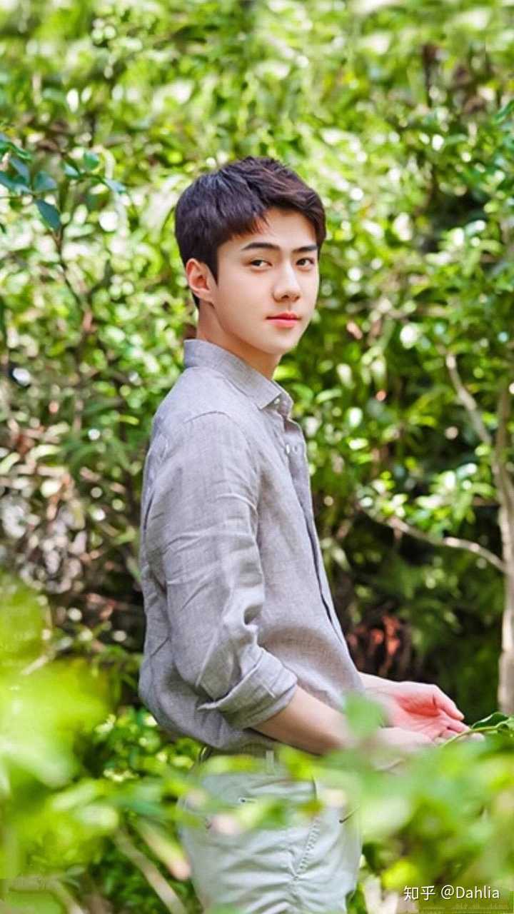 吴世勋有哪些惊艳的图片? - 知乎