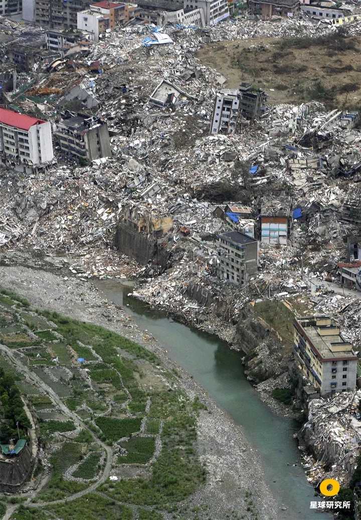 2008年5月12日大地震,2008年5月12日地震 2008年5月12日汶川大地震后的北川老城,摄影师@朱建国