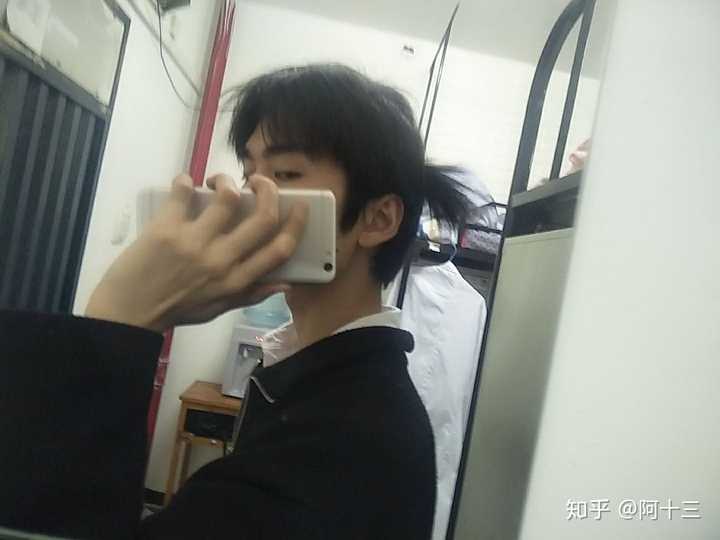 后面可以扎一点点,脖子那里长度还是不够.