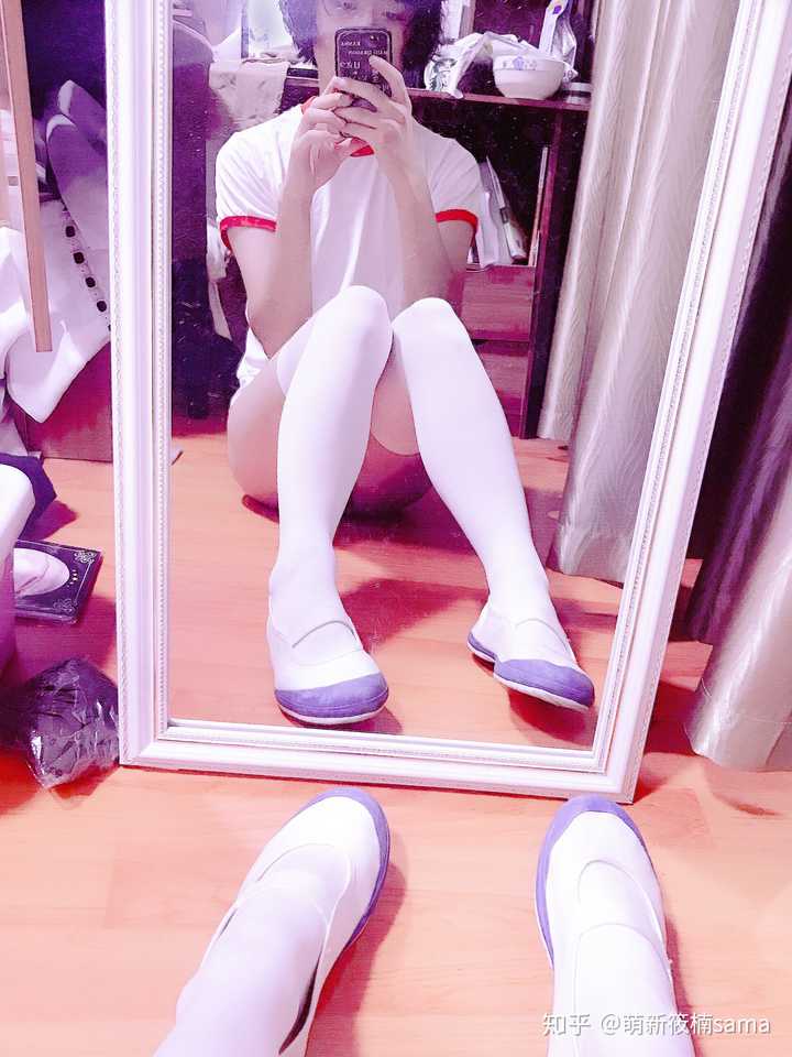为什么有些男生喜欢穿裤袜