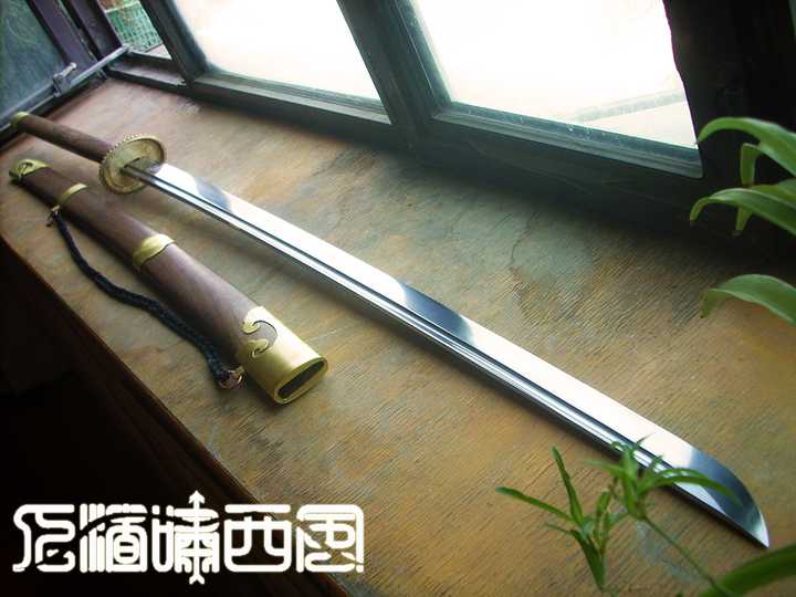 陌刀,仪刀,苗刀,唐刀在外形以及使用方法中有什么不同