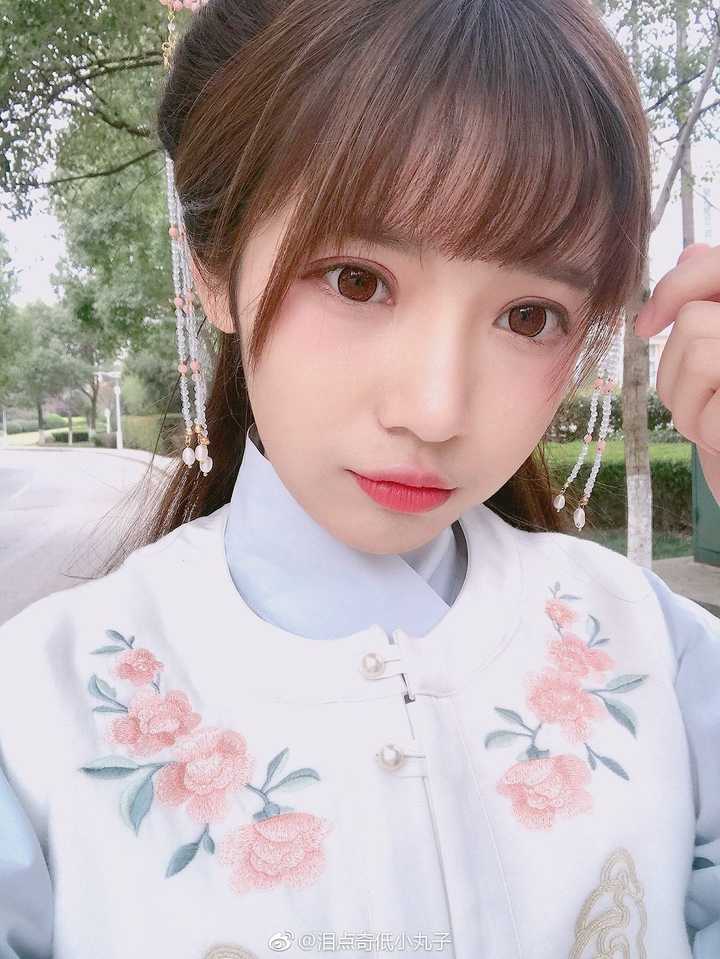 二十岁左右的女生怎么穿得可爱显得萌萌哒