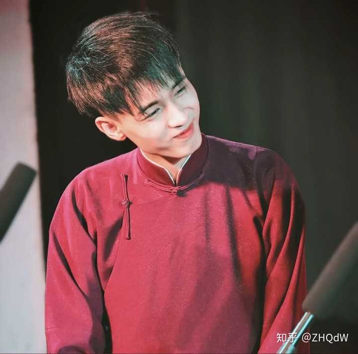 你们为什么喜欢秦霄贤?