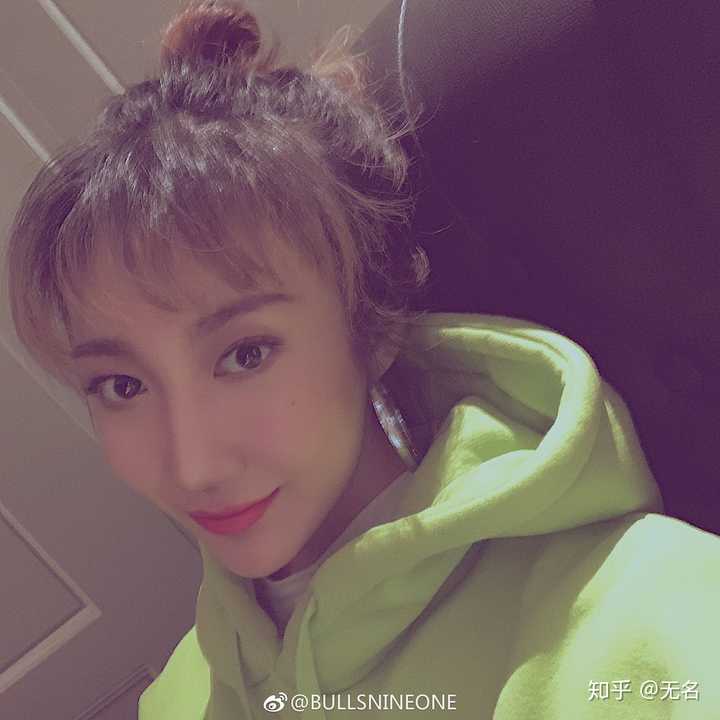 但这不能否定她的实力,她之前在西安说唱厂牌lazyair的女rapper(现