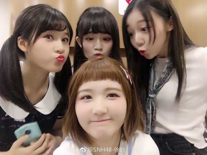 snh48的成员们有哪些合照让你迷之心疼图中一个(或几个)成员的?