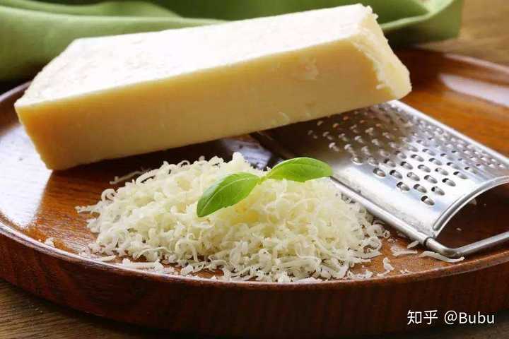 帕玛森奶酪parmesan cheese:做披萨,意大利面,沙拉等的好搭档,一般