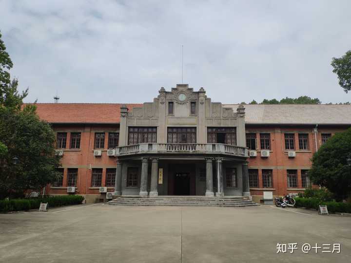 安师范的红楼,名字叫,安徽大学红楼.