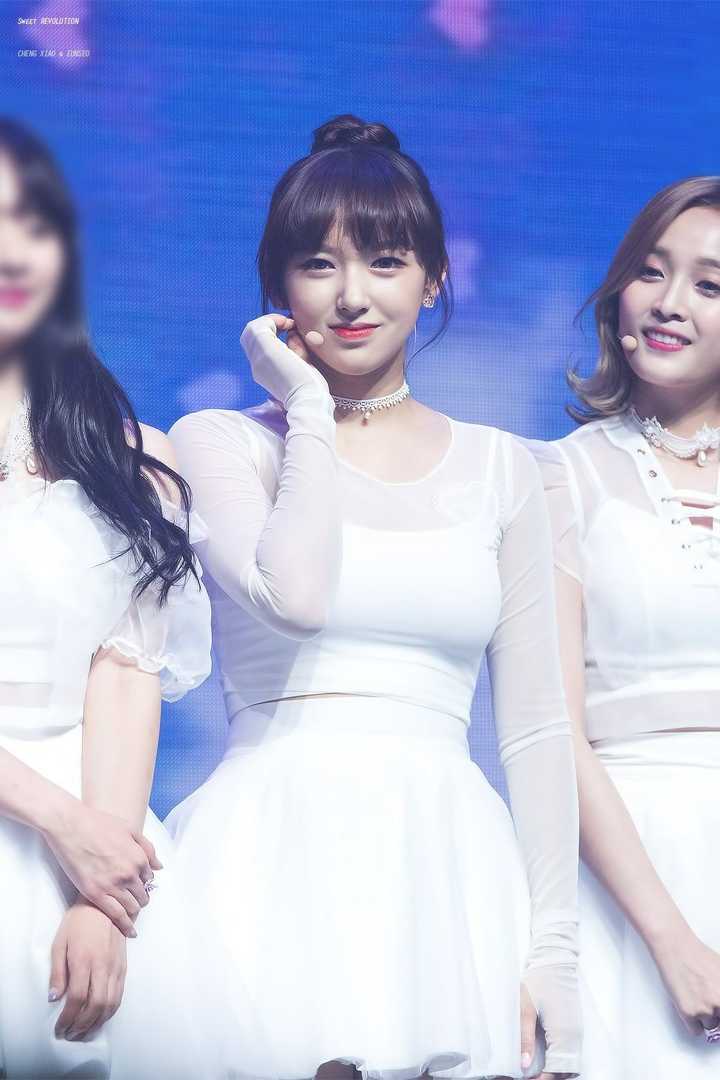 怎么评价女团宇宙少女的程潇的颜