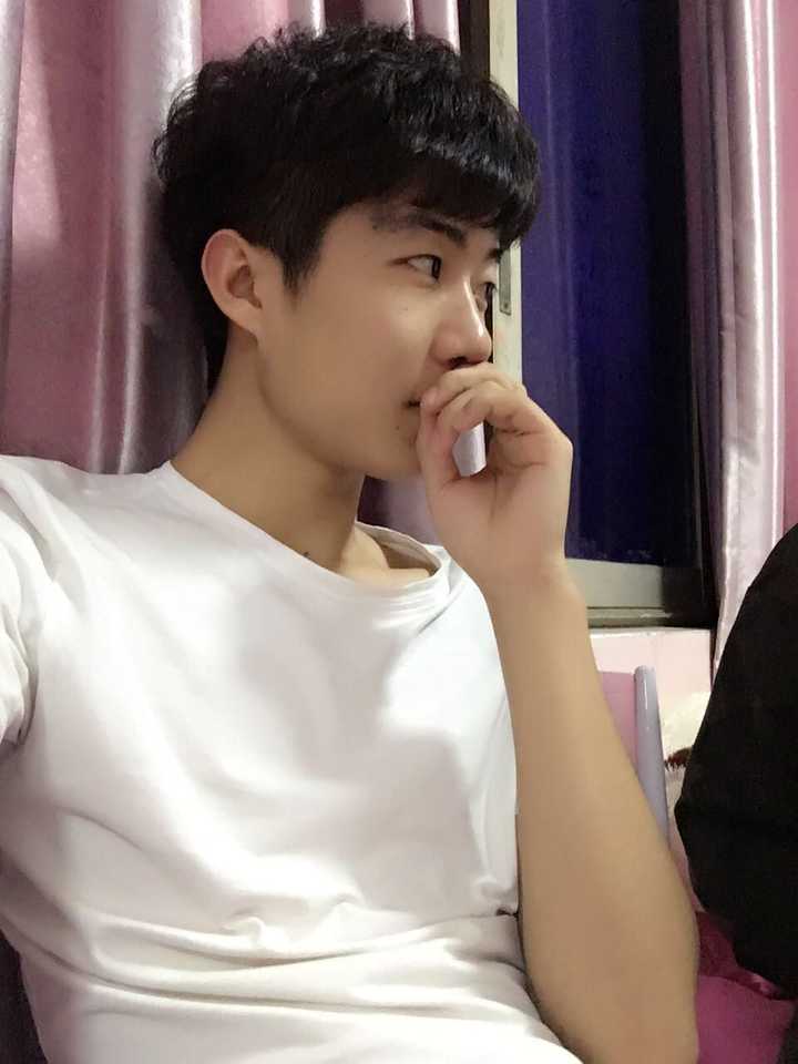 男生留长发怎么打理过渡期的发型?