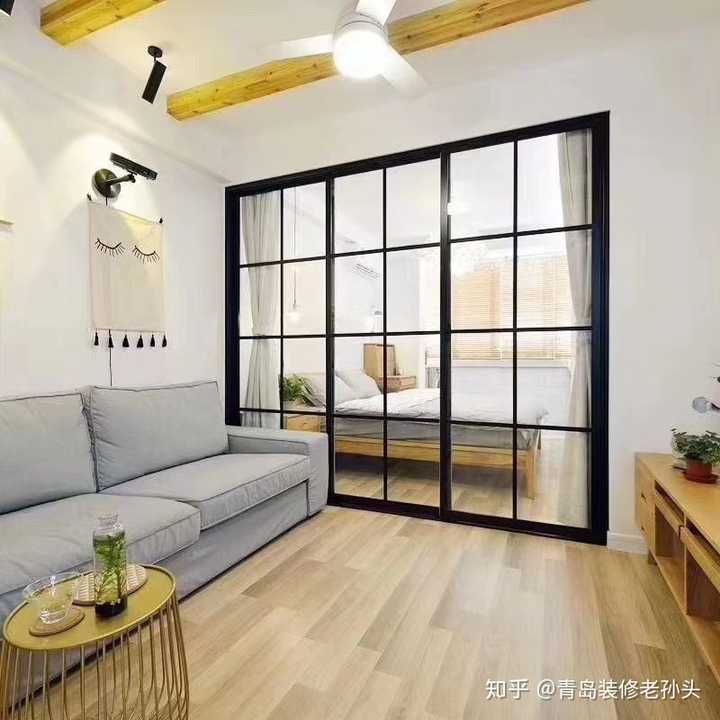 我的客厅有点扁长,可以间隔出一个房间吗?
