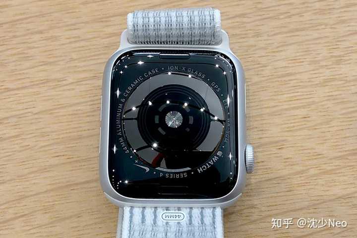 apple watch s4 作为 2018 苹果秋季发布会上首个发布的产品,有哪些让