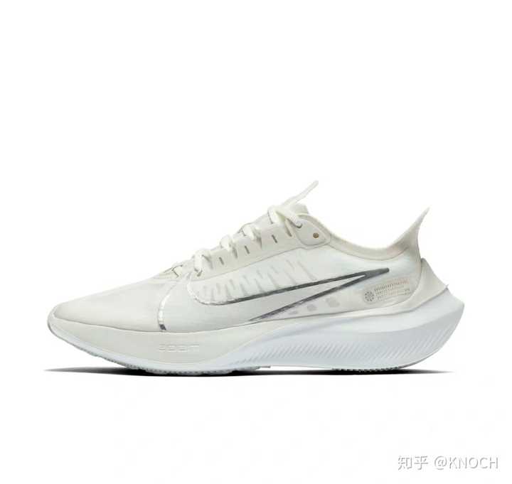 nike或adidas跑800米适合哪种跑鞋?