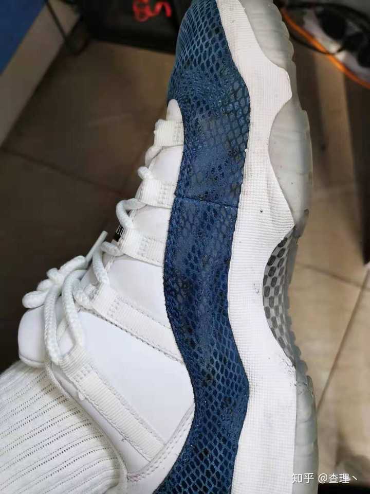 aj11蓝蛇存在色差吗?