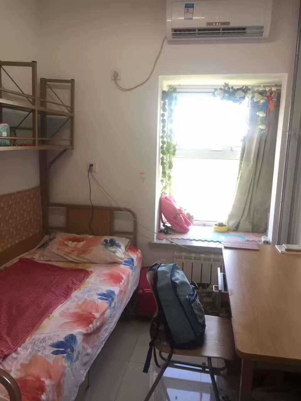 雁栖湖有飘窗的单人间(学生宿舍) 梦一样怀念的时光.  显示全部