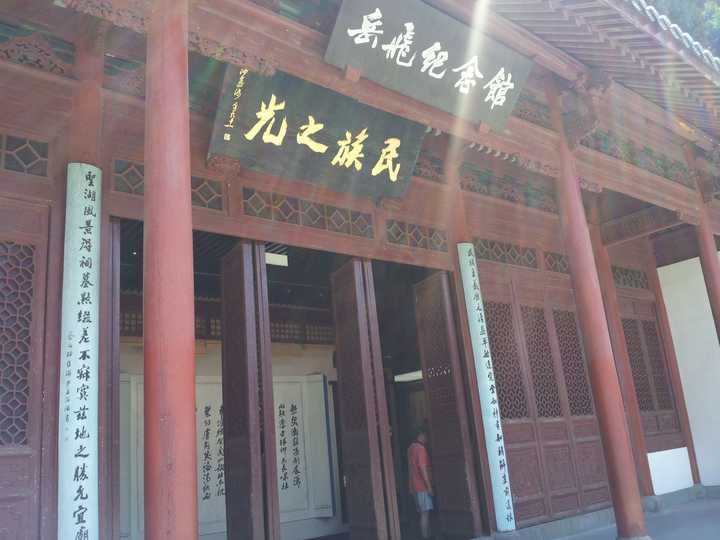 皇汉出现的原因到底是什么?我们应该怎样去看待皇汉?