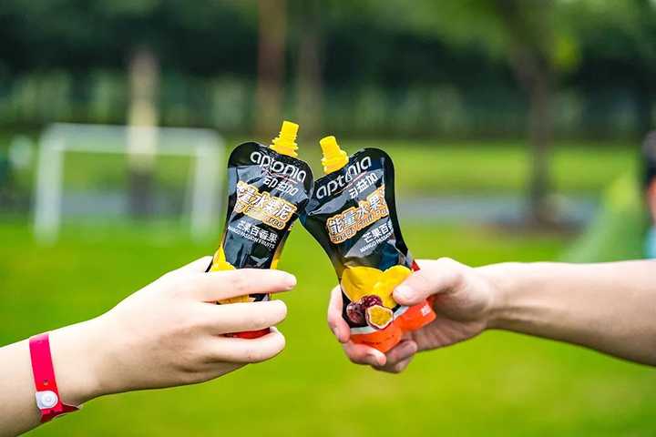 参加马拉松时如何补给能量和盐分?
