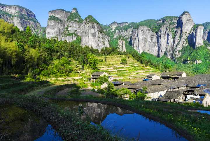 公盂景区,位于距仙居县城38公里的西南处,与十三都景区边缘,与仙居的