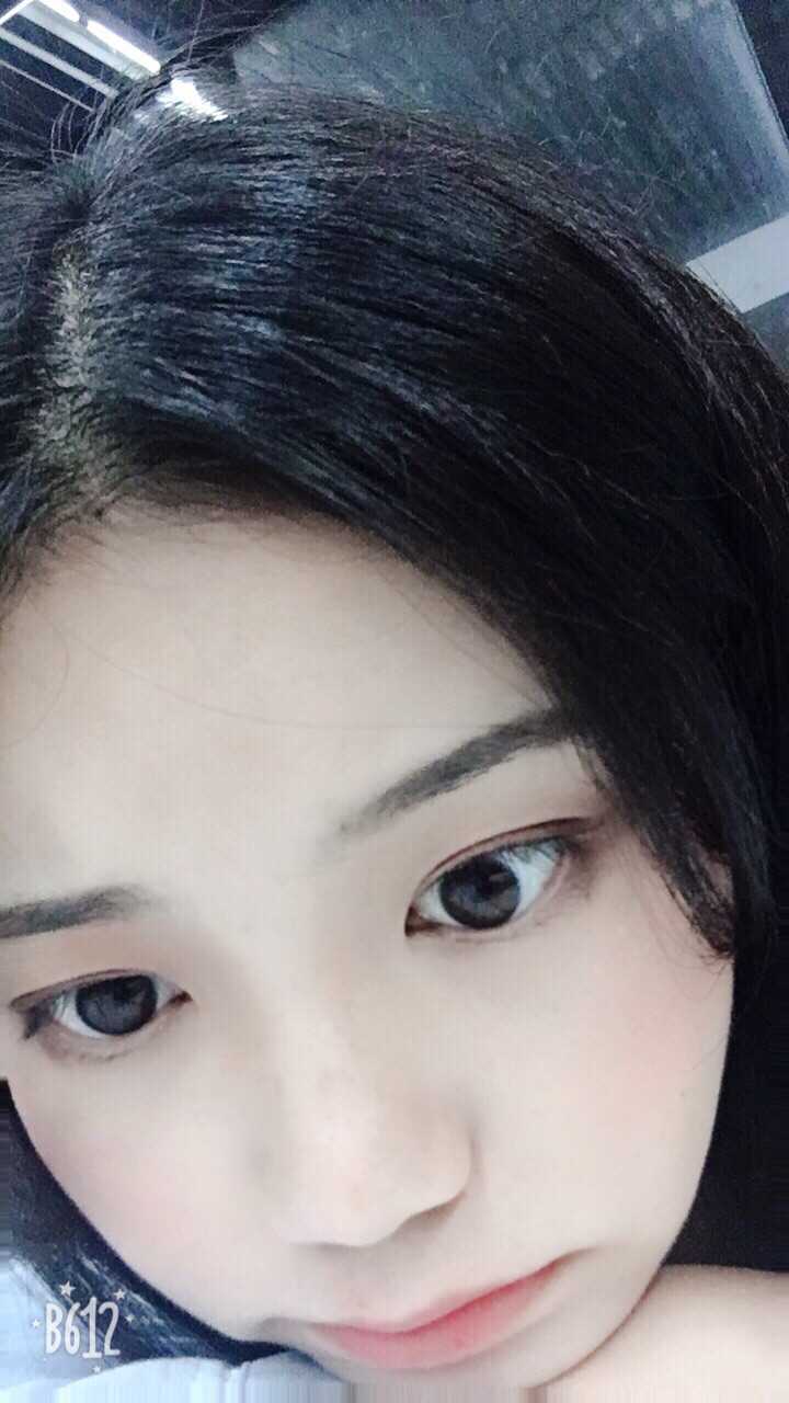 女生拥有好看的眉眼是怎样一种体验?