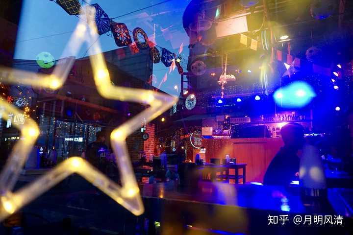 宁波老外滩的音乐酒吧,气氛很不错
