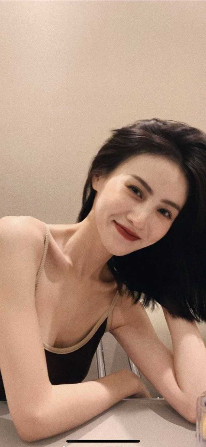 有没有好看的女明星壁纸?(好看有气质的女生也可以)?