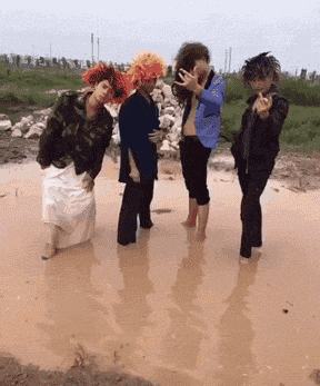 非常喜欢网上那些表情包和非主流图片表情的人一群什么样的人?