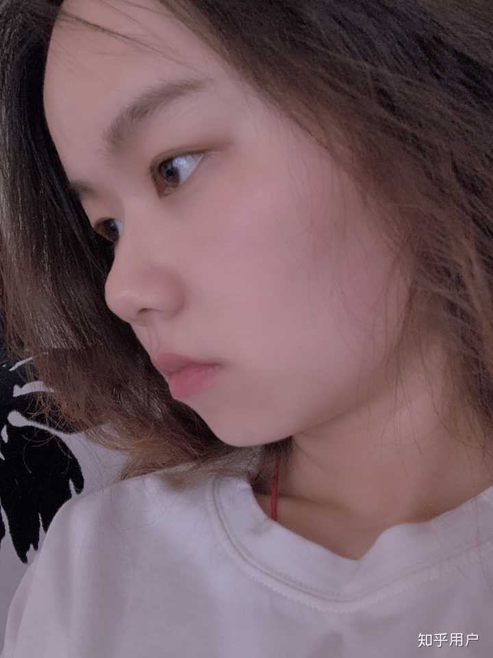塌鼻梁女生一定不好看吗?