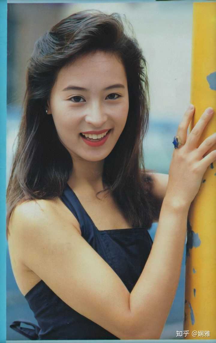如何评价黎美娴的长相.
