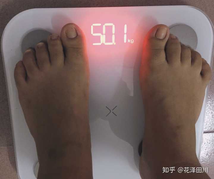 身高160cm 体重100斤,决定20天节食减肥,可以瘦多少斤