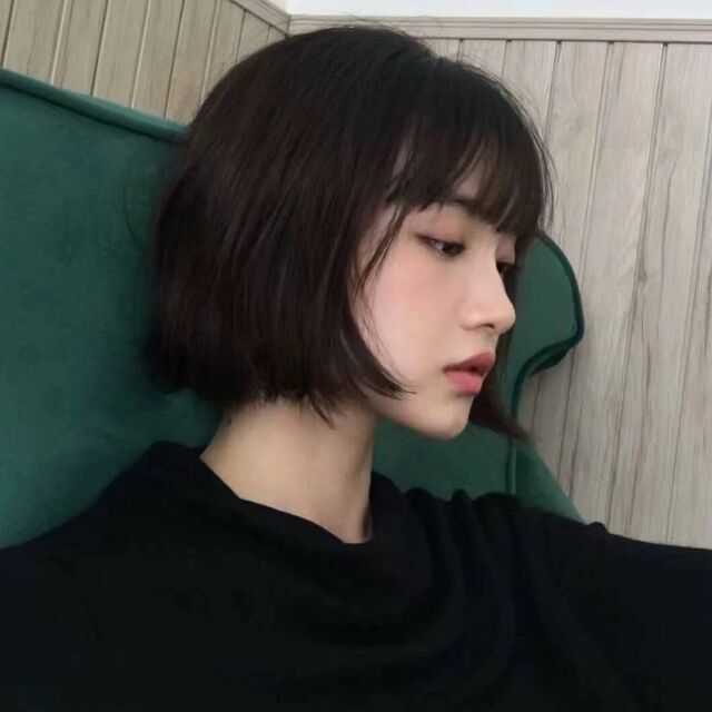 有什么好看的侧脸女生头像?