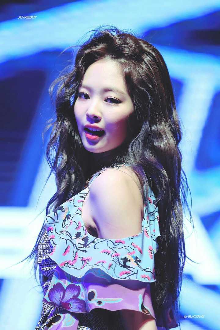 预测一下blackpink里jennie的人气和前途?