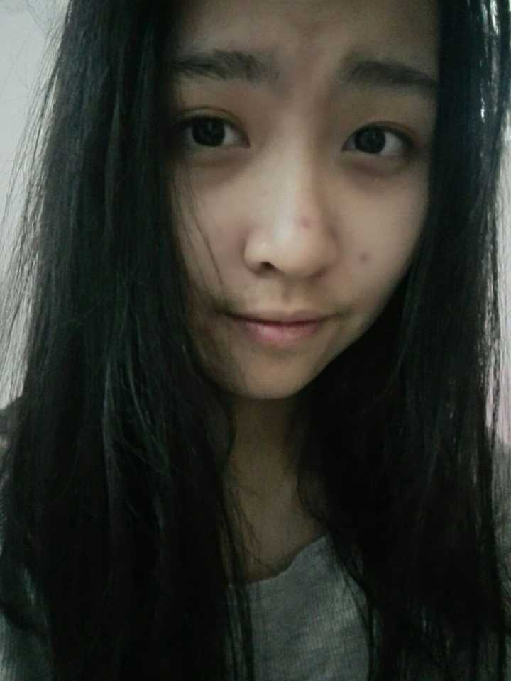 匿了. 女生素颜大多因为不会化妆和懒得化妆