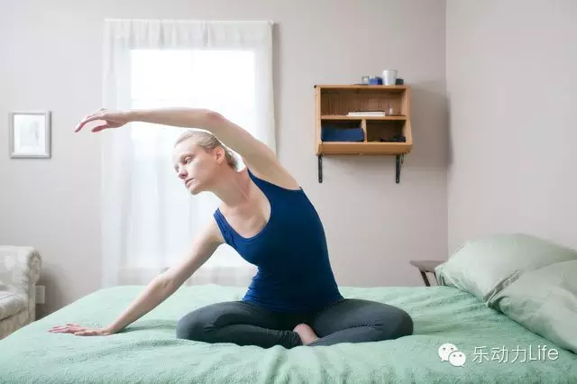 有什么适合在床上做的瘦身运动?