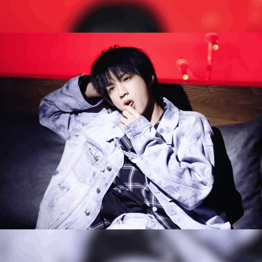 想问问大家 伪装学渣里贺朝和谢俞两个人的人设(大概是外表)有什么