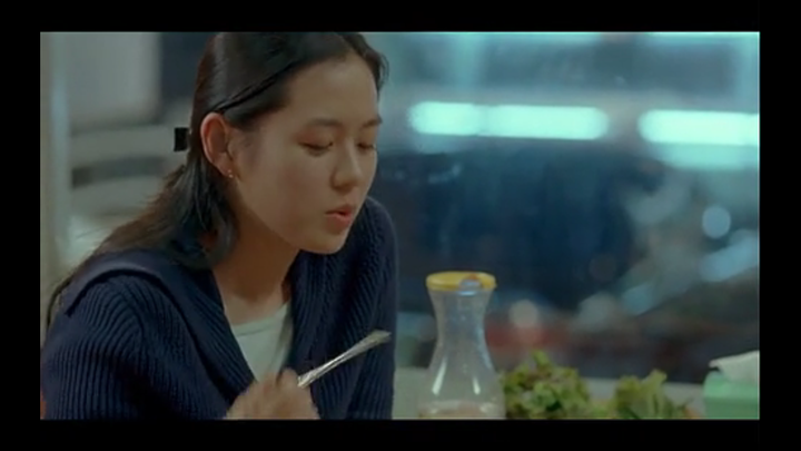 有哪些漂亮的女性剧照或电影截图?