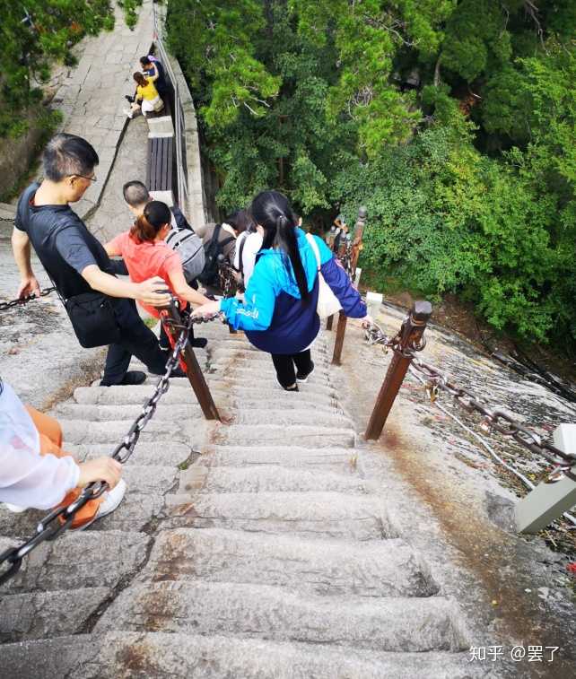 有人曾从泰山,黄山,华山这些地方意外掉下山崖吗?如果