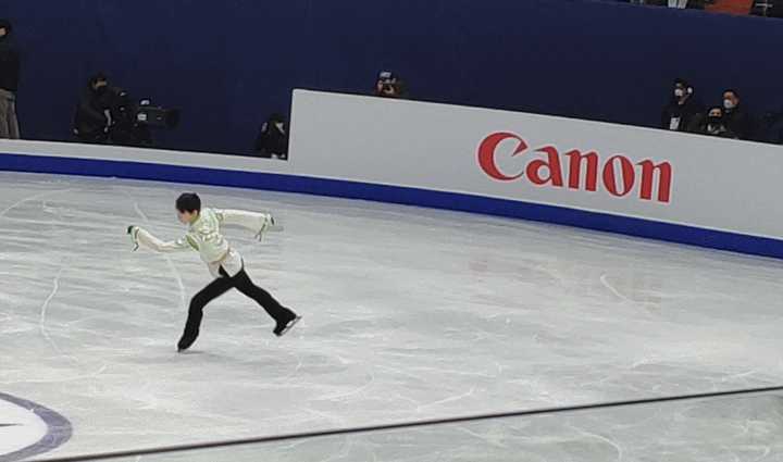 如何评价2021世锦赛陈巍,羽生的自由滑的表现?