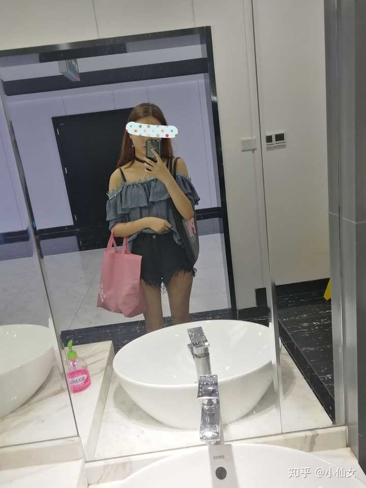 体验的话大概就是,发带腿的照片会被朋友圈不熟的人感觉p了图.