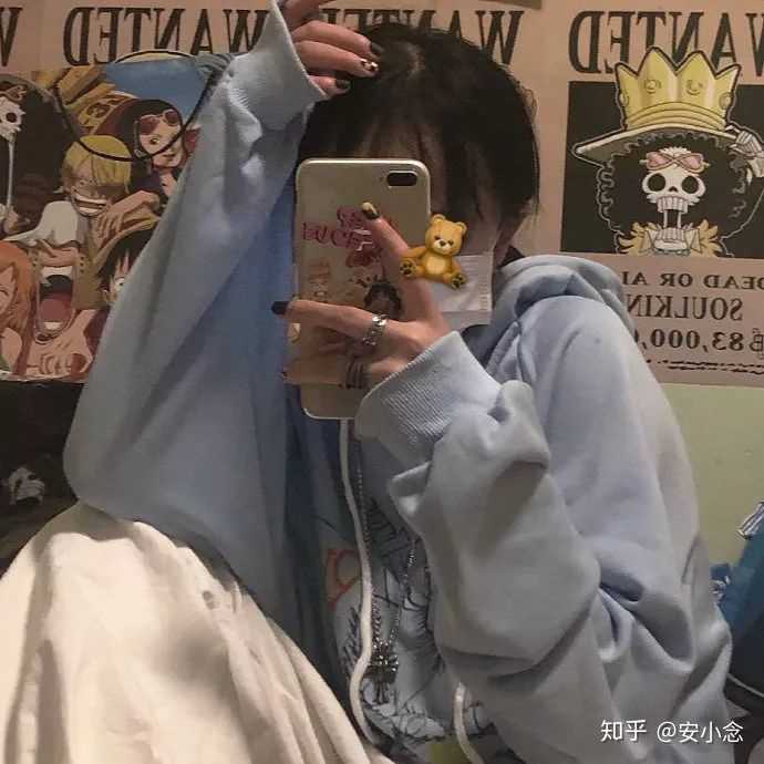 简单遮住脸的 女生头像?