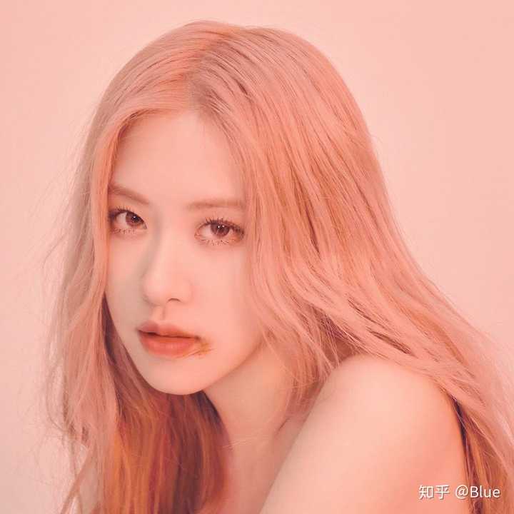 你手机相册里有哪些朴彩英rosie的照片?