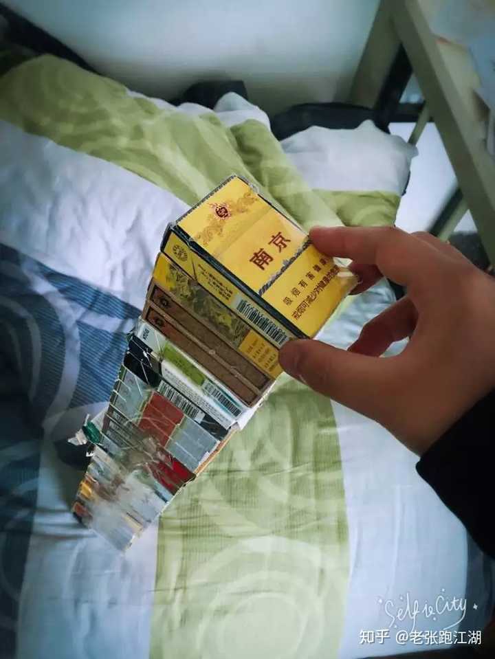高三补习抽的烟盒