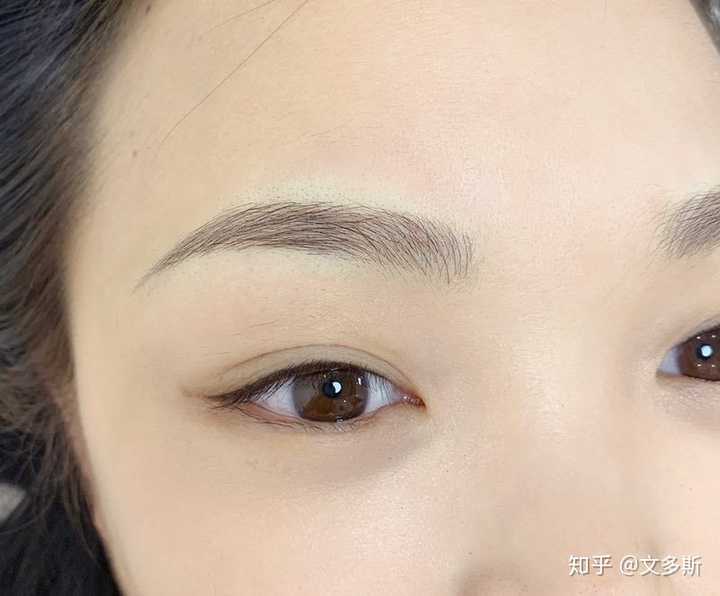 那么你必须接受它蜕变的过程:设计眉型——操作纹眉——7天后的褪色—