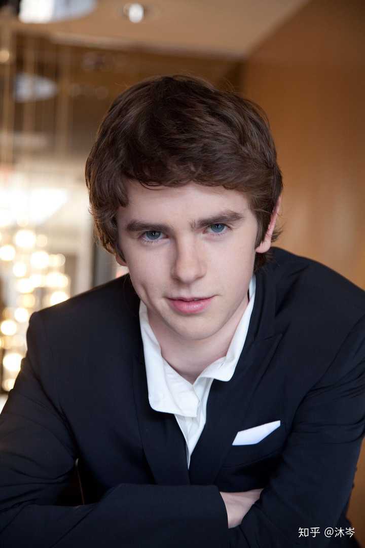 第一位:弗莱迪·海默 弗莱迪·海默(freddie highmore),1992年2月14