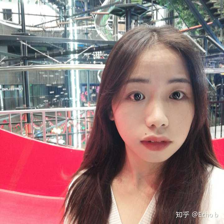 如果一个女孩子五官端正,然而嘴巴上有一颗黑痣,会减分吗?