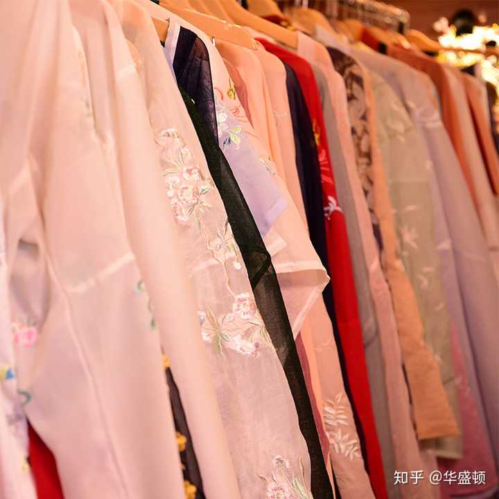 请问成都有哪些汉服实体店?