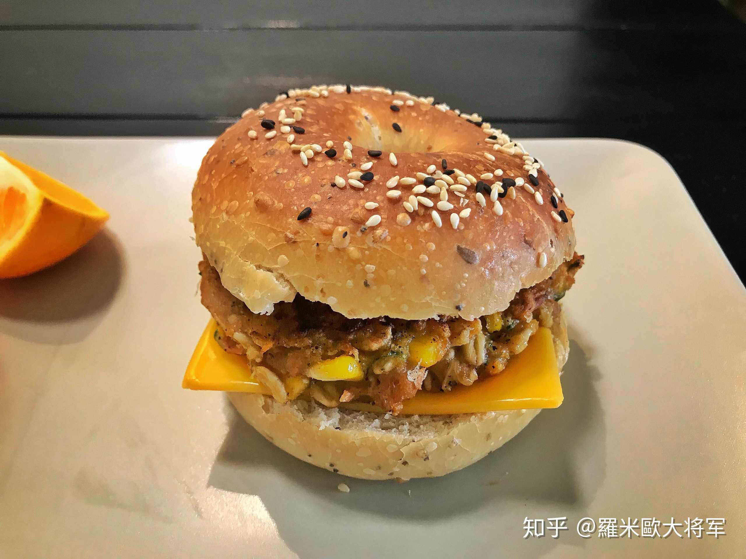 我怎么那么贤惠,贝果素汉堡也做得有鼻子有眼儿,想不想娶!