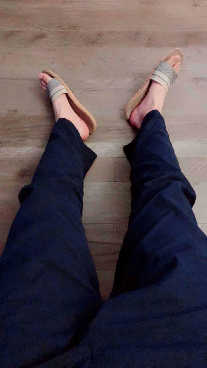 本人男,脚围230,脚长265,是身高191,体重170的死肥宅(;~ェ~)