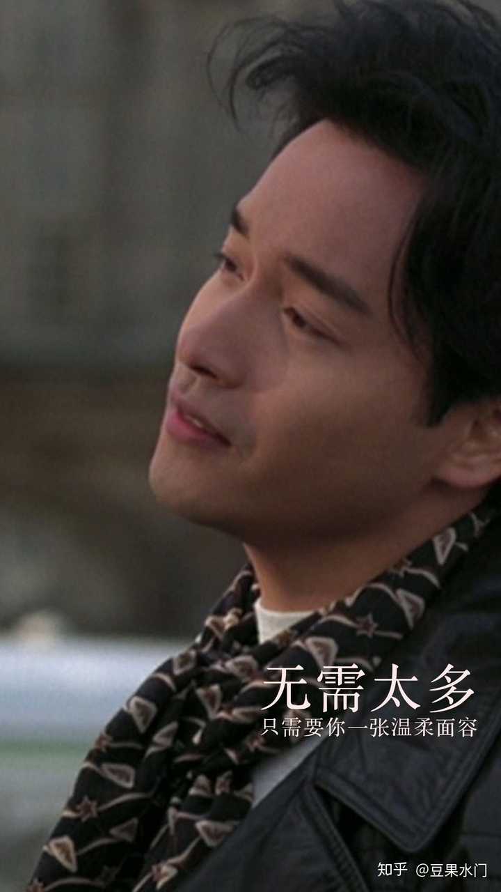 《左右情缘》中,哥哥选了一个刚出道不久的艺人当女主角,提携之余也在