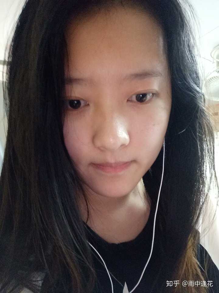 我觉得我或许能回答"化妆也丑的一批是什么体验"这个问题.